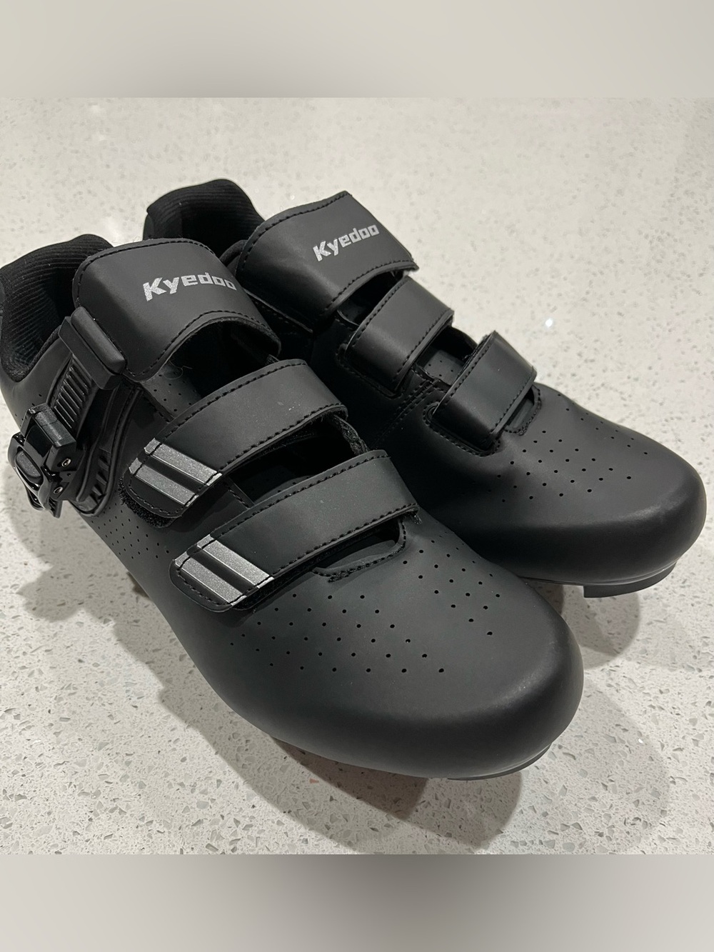 Kyedoo Men's Cycling Shoes Peloton Compatible Size EU 44 Shimano SPD Cleats New